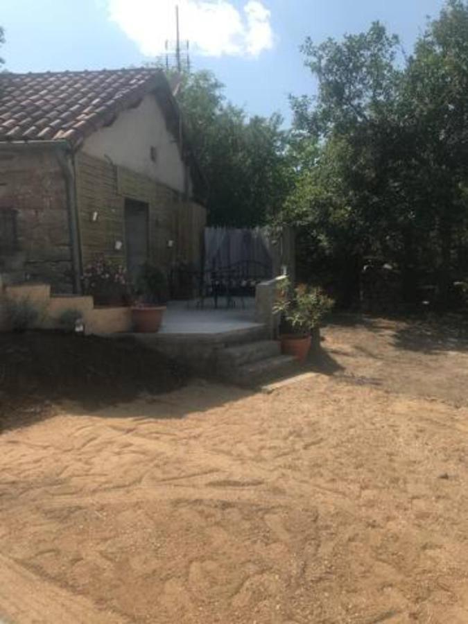 Petite Maison Pleine Nature La Bastide-Pradines Exterior foto